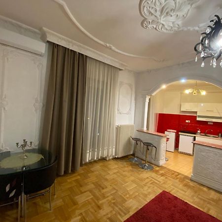 Apartment And Rooms Heart Of The City Budapeste Exterior foto