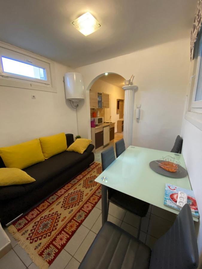 Apartment And Rooms Heart Of The City Budapeste Exterior foto