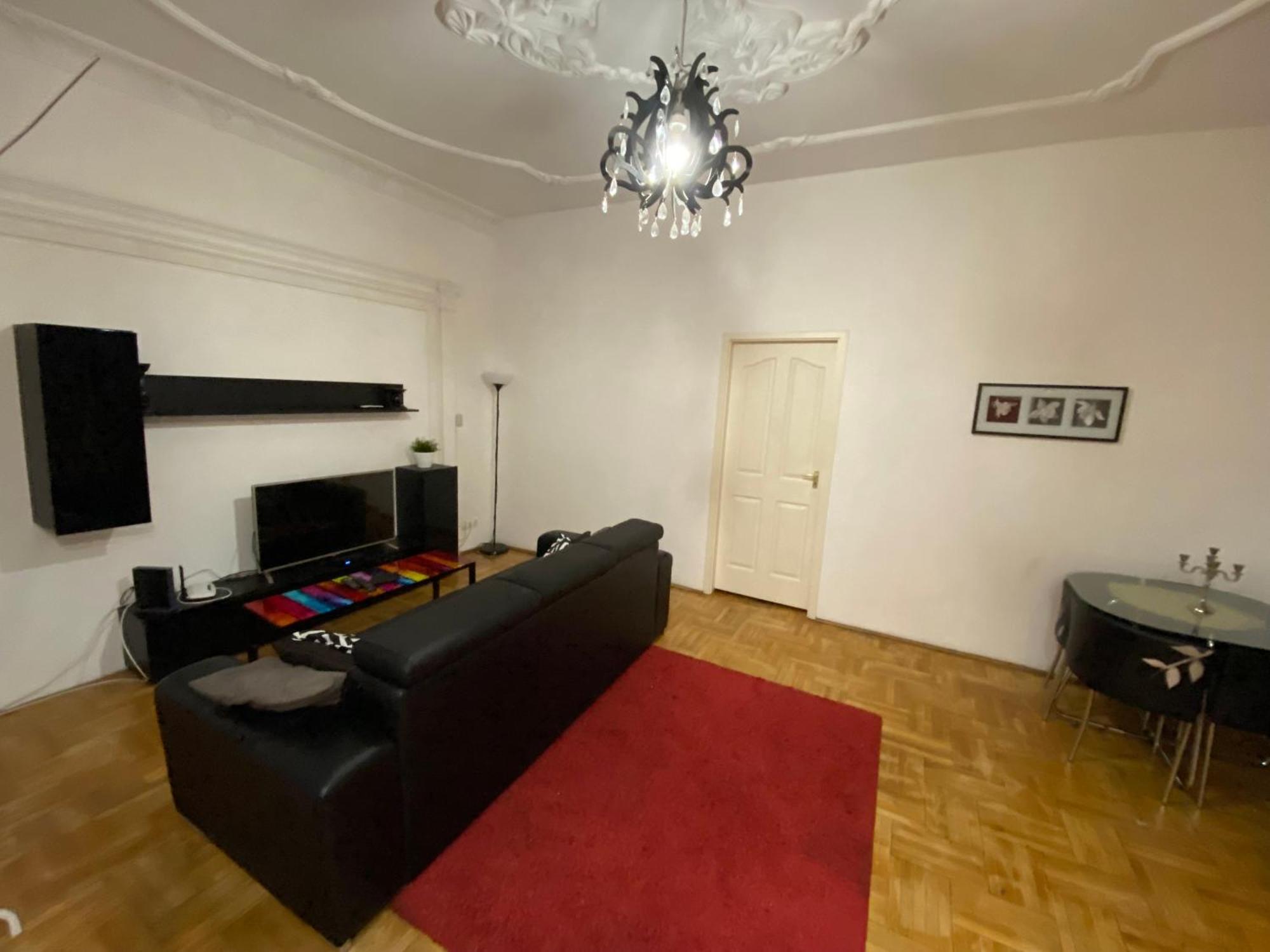 Apartment And Rooms Heart Of The City Budapeste Exterior foto