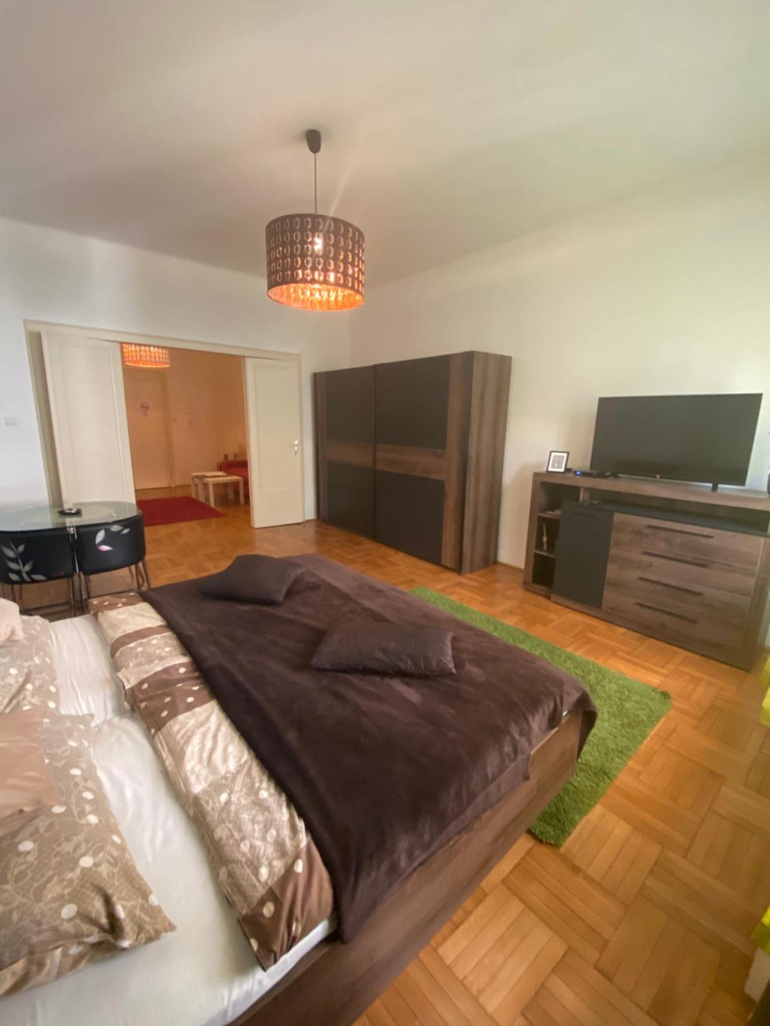 Apartment And Rooms Heart Of The City Budapeste Exterior foto